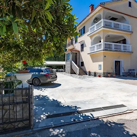 Πανσιόν Vera Porat (Krk)